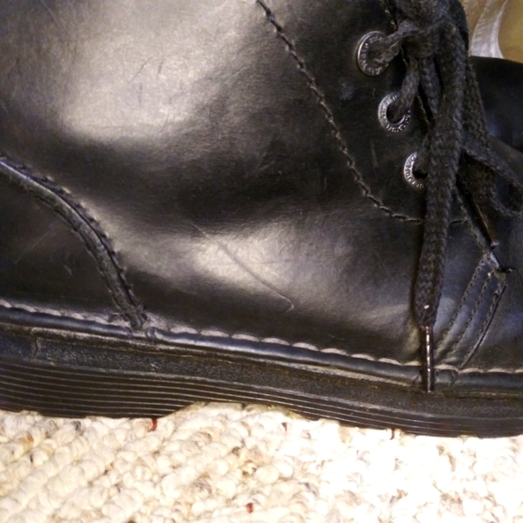 Dr. Martens Men's Reed Black Leather Chukka Style Lace-Up Boots - Picture 2 of 10